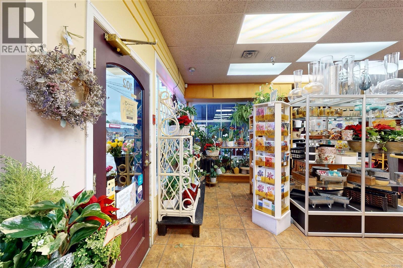 102 2187 Oak Bay Ave, Oak Bay