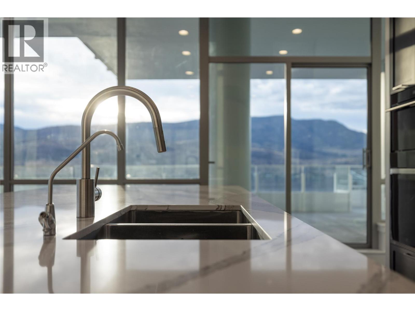 2803 1181 Sunset Drive, Kelowna