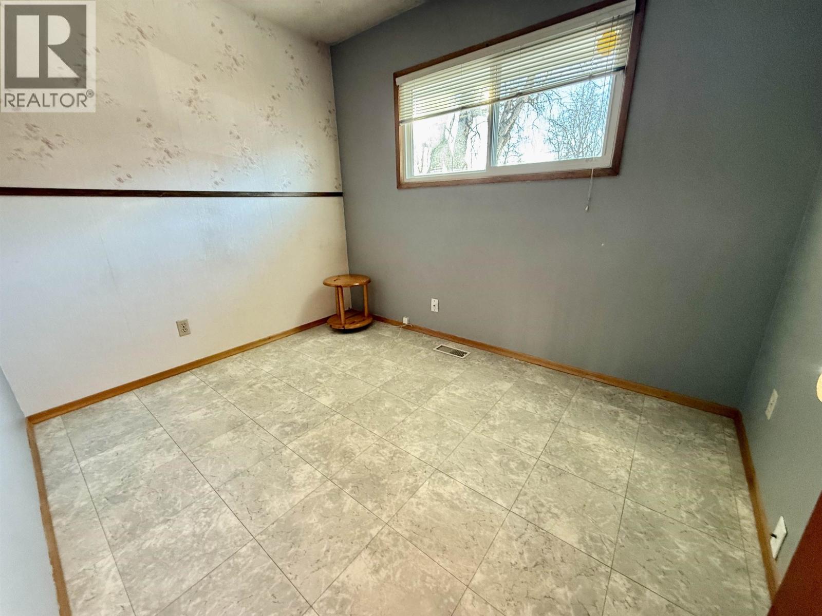 1676 7TH AVENUE, Prince George