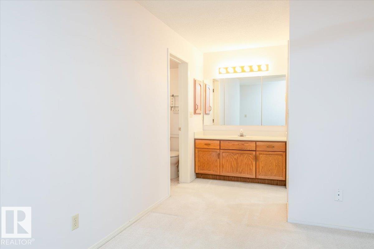 #111 10935 21 AV NW, Edmonton