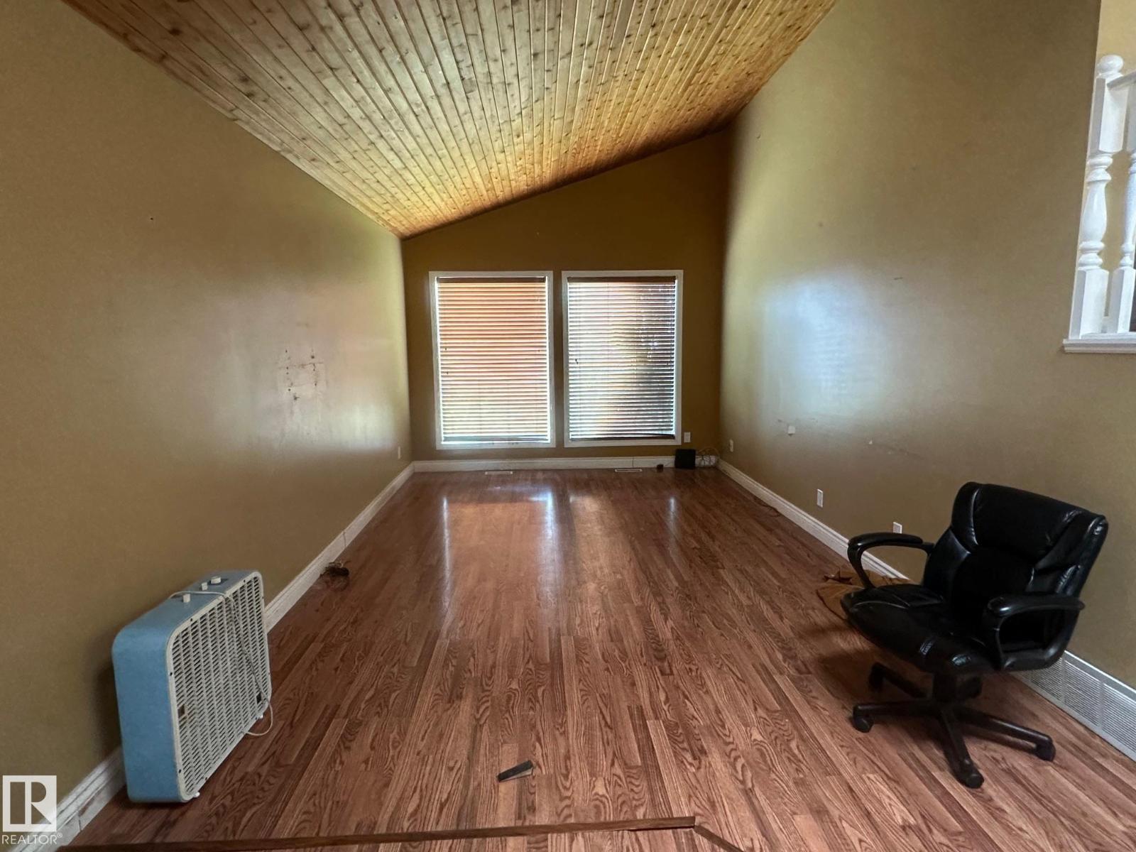 1023 35 ST NW, Edmonton