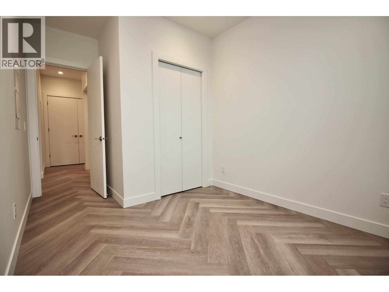 411 3340 Lakeshore Road, Kelowna