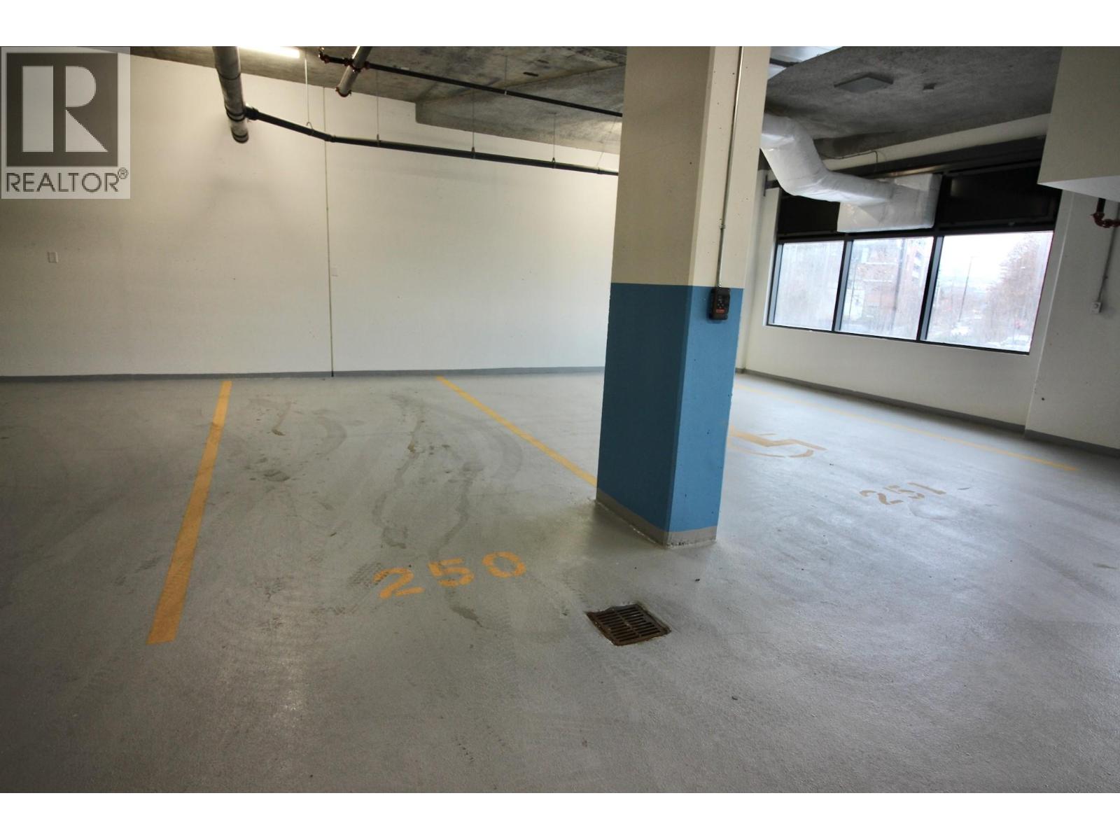 411 3340 Lakeshore Road, Kelowna