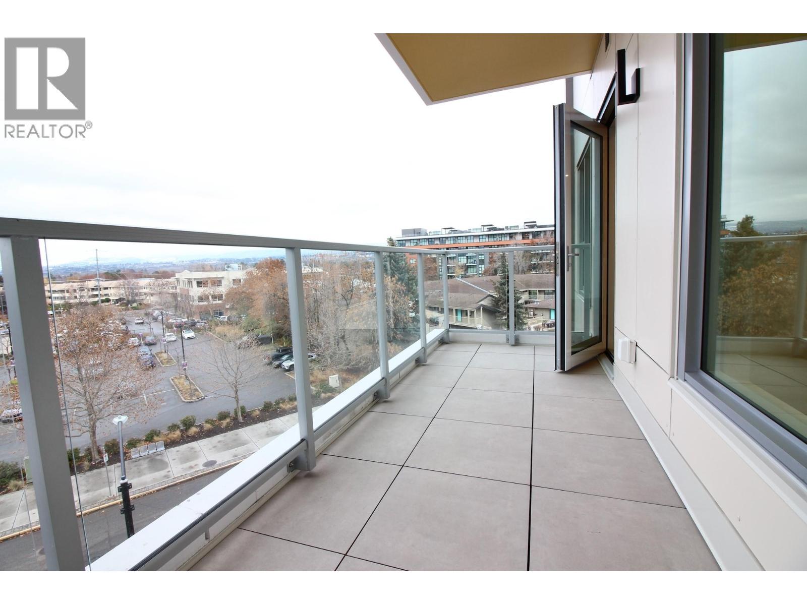 411 3340 Lakeshore Road, Kelowna