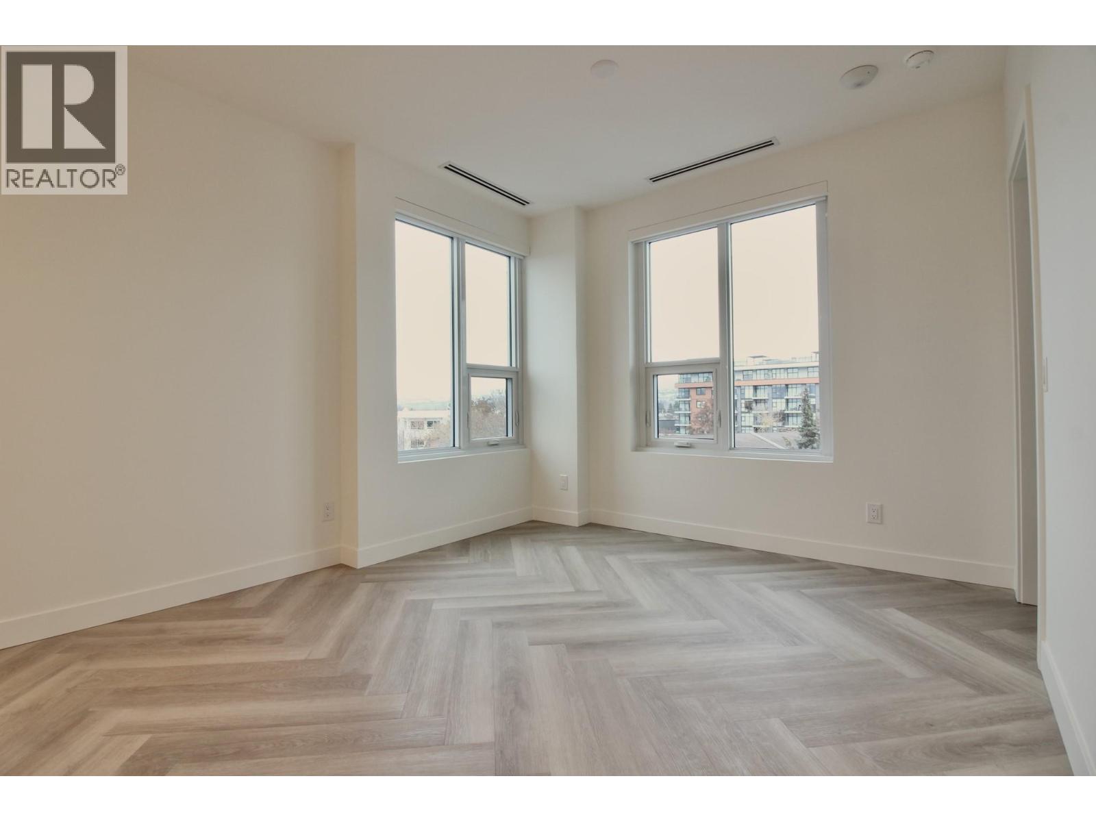 411 3340 Lakeshore Road, Kelowna