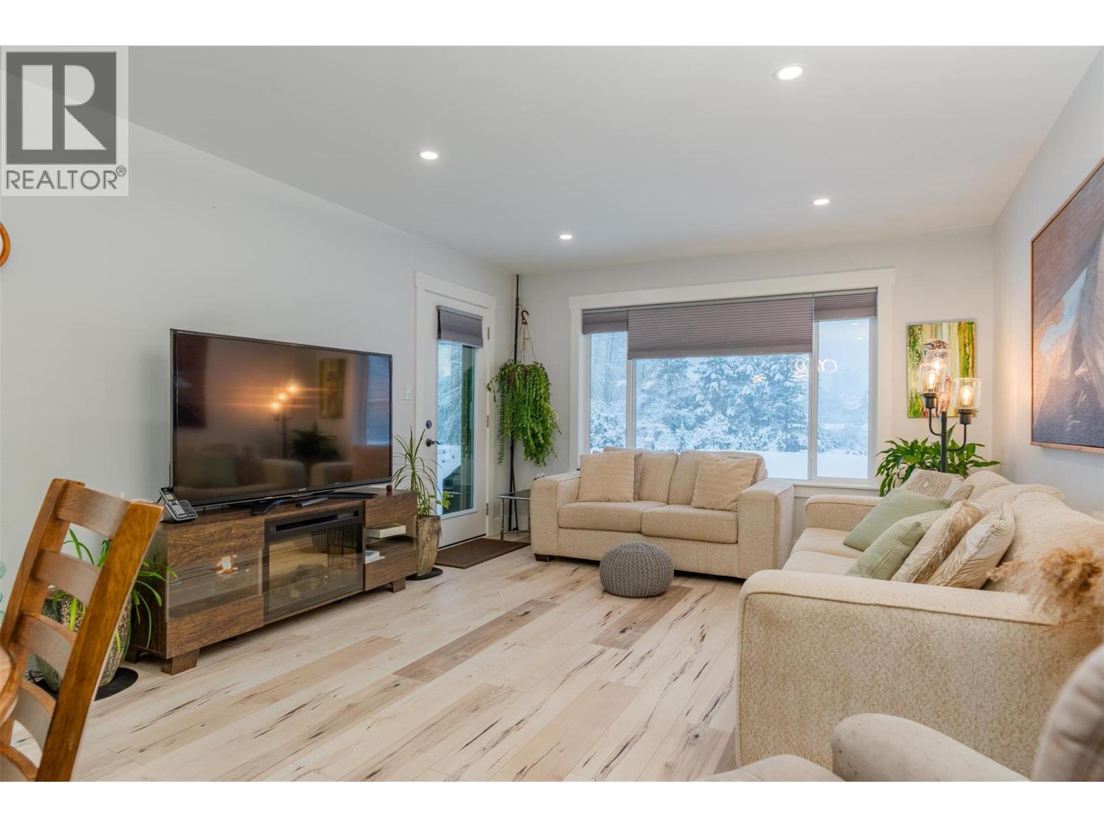 105 MOUNTAINSIDE Drive, Fruitvale