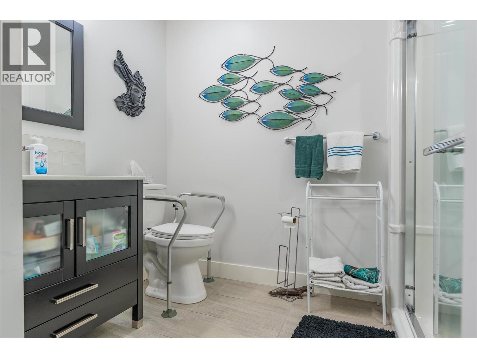 105 MOUNTAINSIDE Drive, Fruitvale