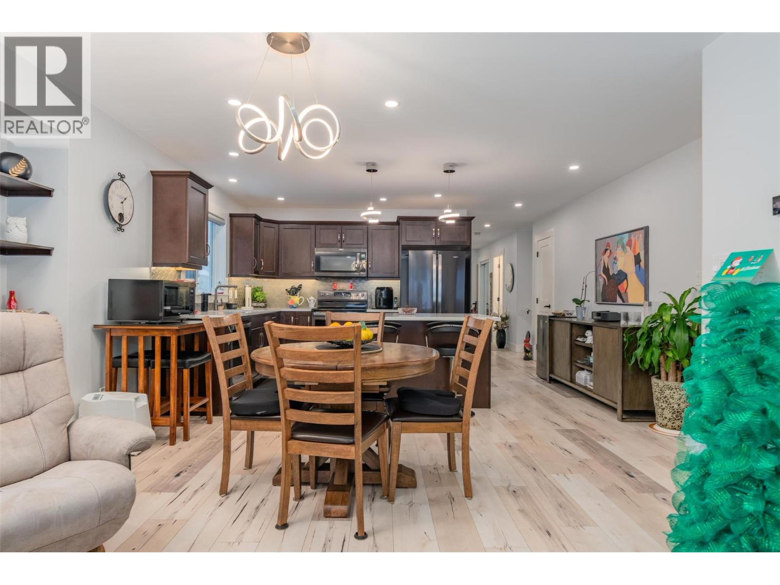 105 MOUNTAINSIDE Drive, Fruitvale