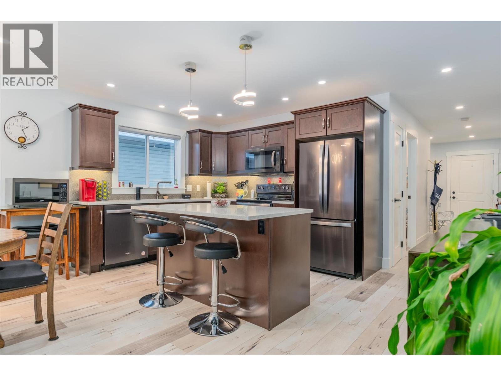 105 MOUNTAINSIDE Drive, Fruitvale