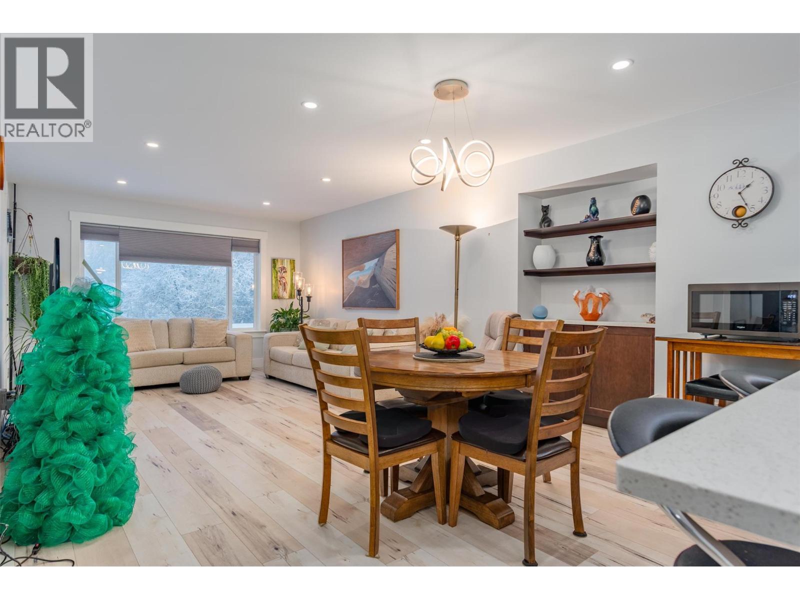 105 MOUNTAINSIDE Drive, Fruitvale