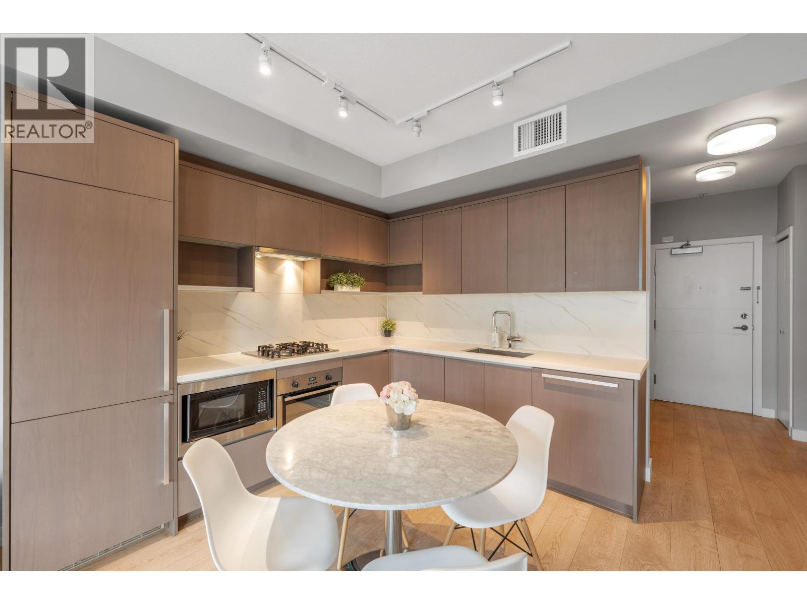 #311-9388 ODLIN Road, Richmond