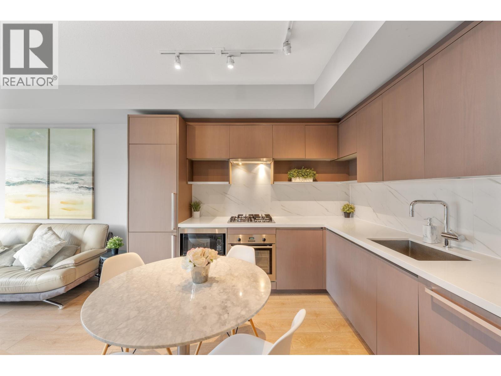 #311-9388 ODLIN Road, Richmond