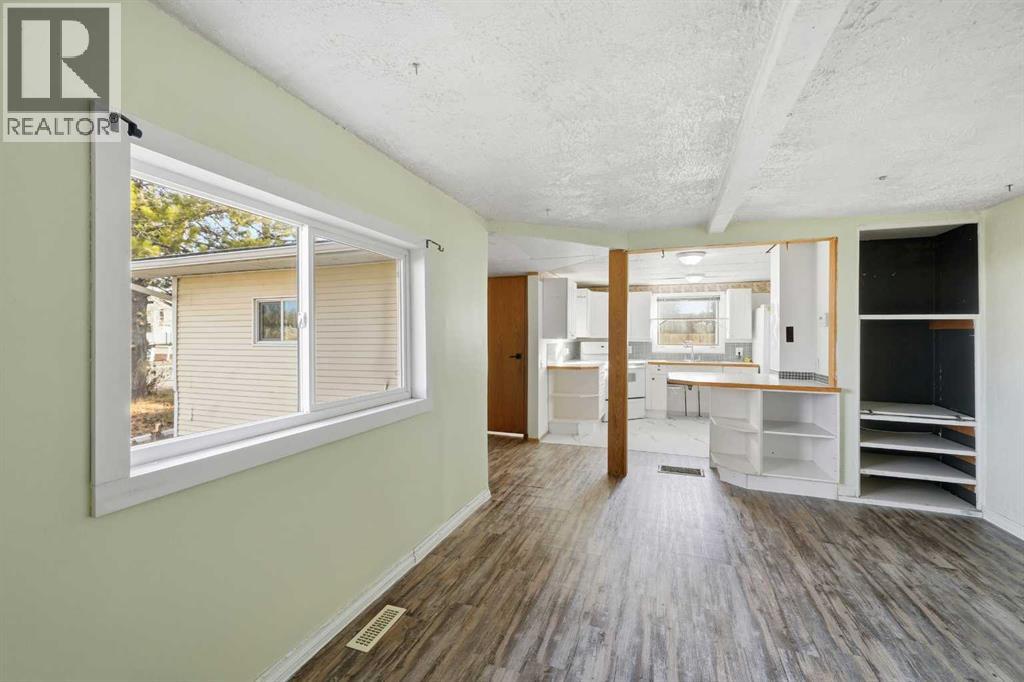 1221 Lucina Street, Penhold