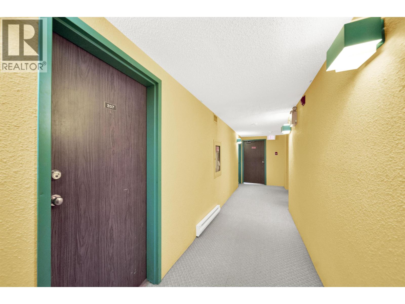 207 37 AGNES STREET, New Westminster