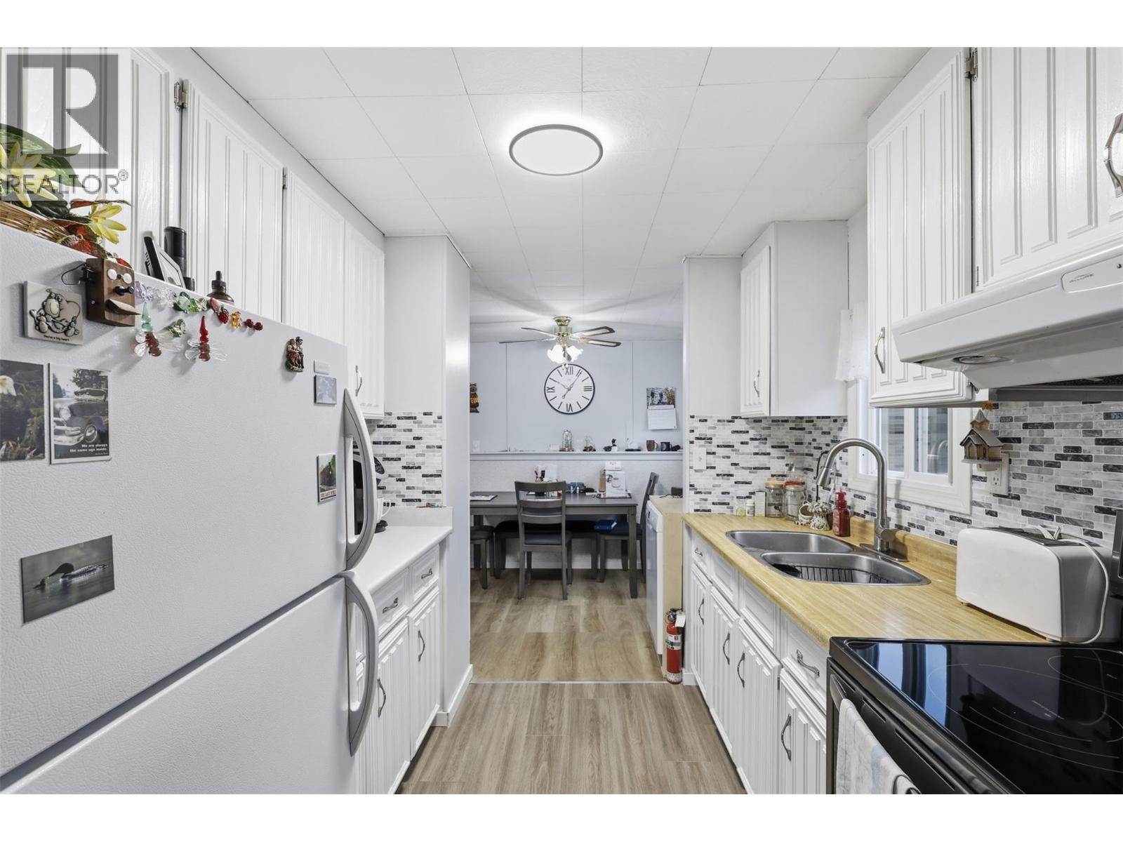 #26 2400 OAKDALE WAY - 8