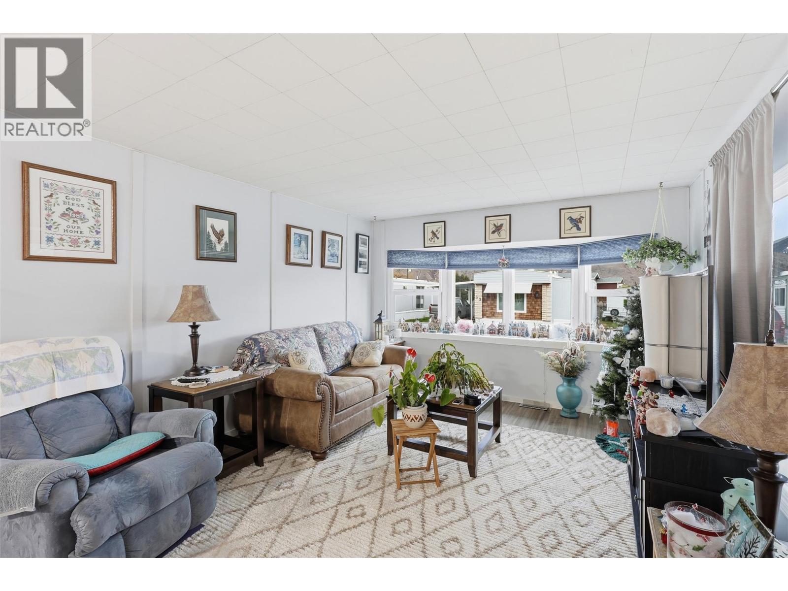 #26 2400 OAKDALE WAY - 4