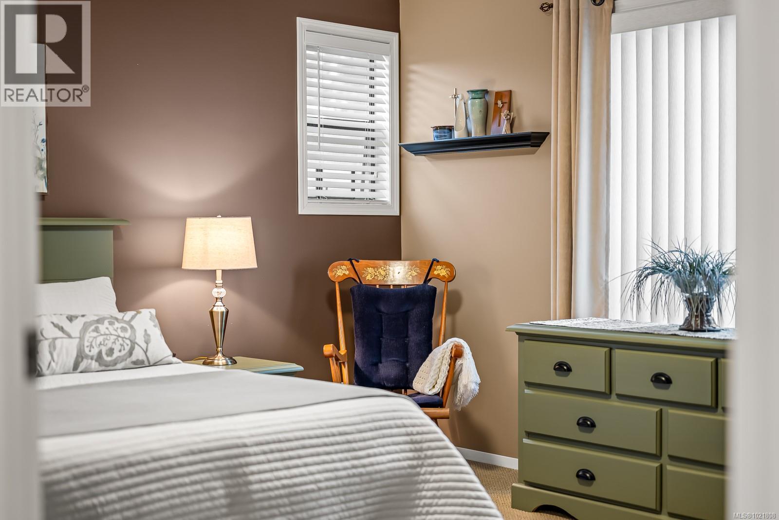 4988 Adrian Rd, Courtenay