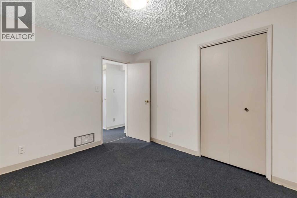 Single Family House Bi-level for Sale in  Doverview Road SE Dover Calgary 