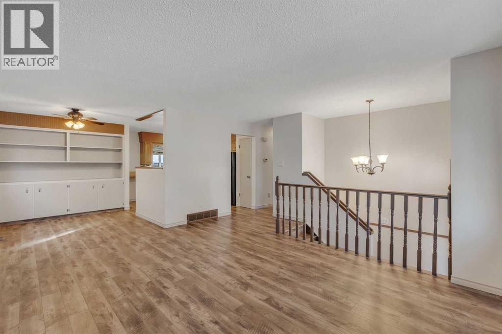 Single Family House Bi-level for Sale in  Doverview Road SE Dover Calgary 