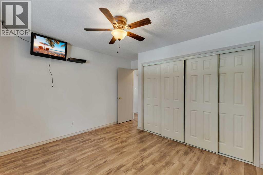 Single Family House Bi-level for Sale in  Doverview Road SE Dover Calgary 