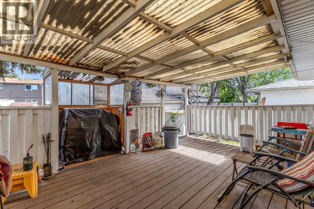 Single Family House Bi-level for Sale in  Doverview Road SE Dover Calgary 