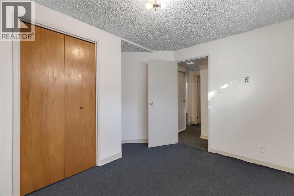 Single Family House Bi-level for Sale in  Doverview Road SE Dover Calgary 