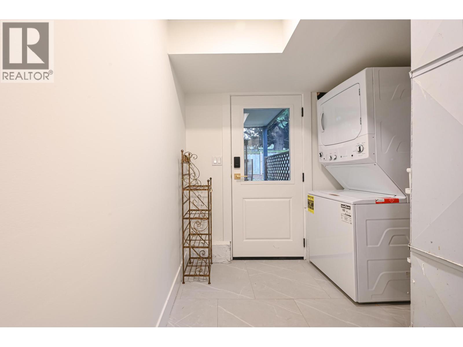 1409 WINDSOR Crescent, Delta