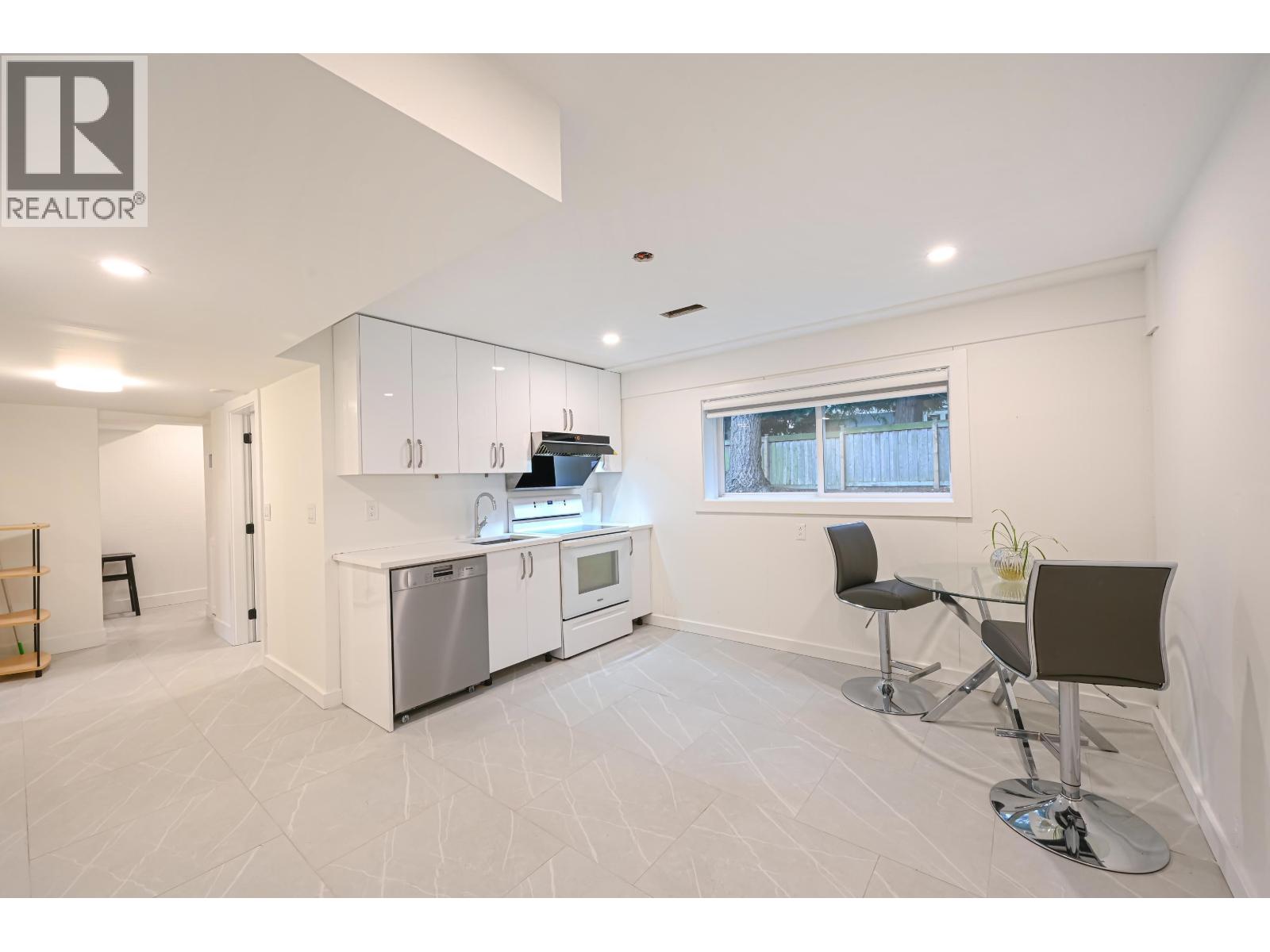 1409 WINDSOR Crescent, Delta