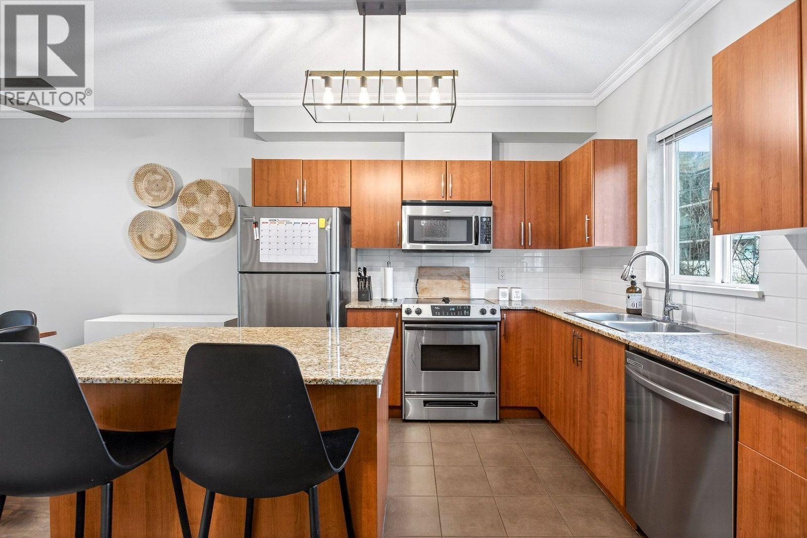 611 1661 FRASER AVENUE, Port Coquitlam