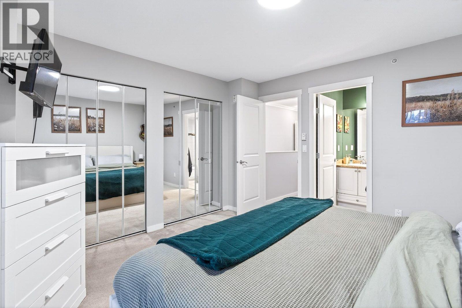 611 1661 FRASER AVENUE, Port Coquitlam