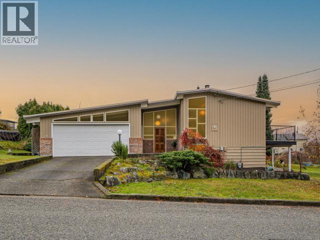 6906 HAMMOND STREET, Powell River