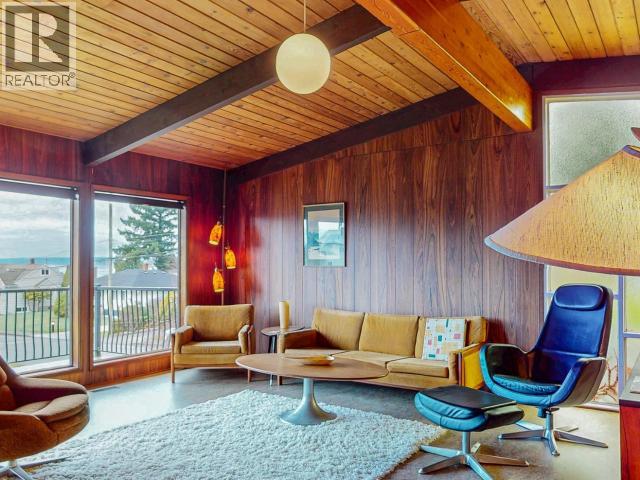 6906 HAMMOND STREET, Powell River