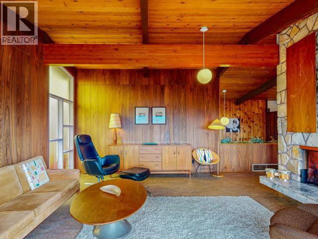 6906 HAMMOND STREET, Powell River