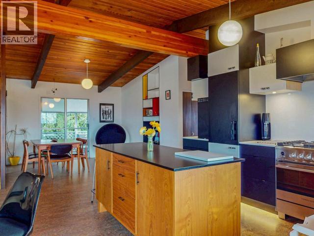 6906 HAMMOND STREET, Powell River