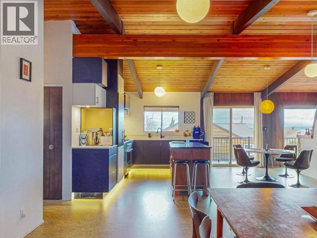 6906 HAMMOND STREET, Powell River