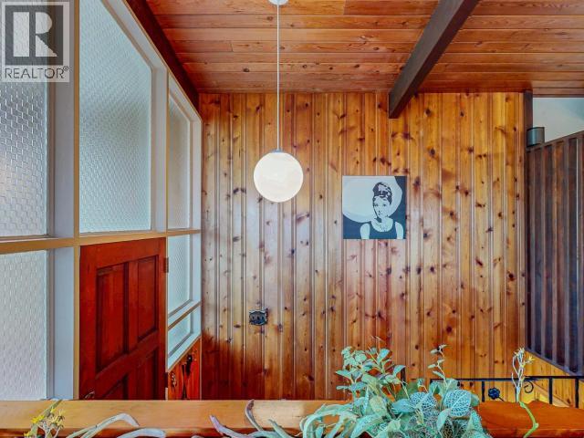 6906 HAMMOND STREET, Powell River