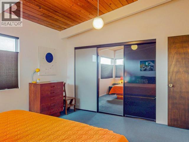 6906 HAMMOND STREET, Powell River