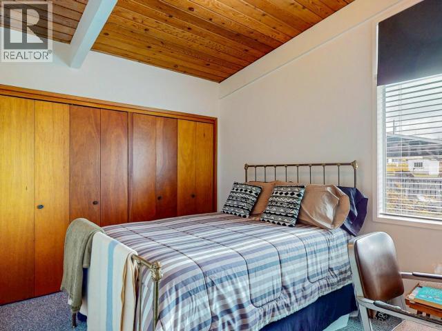 6906 HAMMOND STREET, Powell River