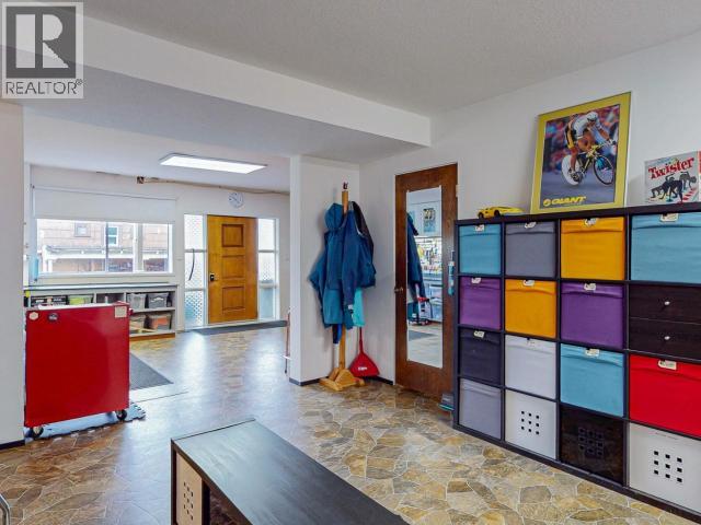 6906 HAMMOND STREET, Powell River