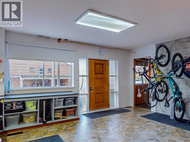 6906 HAMMOND STREET, Powell River