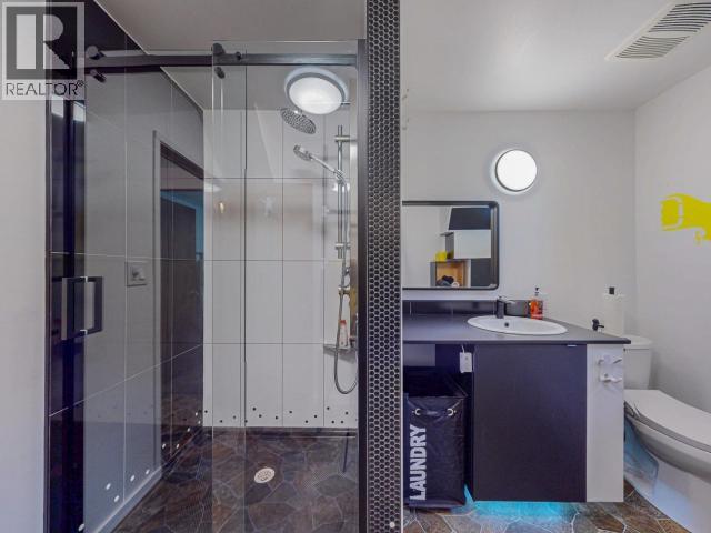 6906 HAMMOND STREET, Powell River