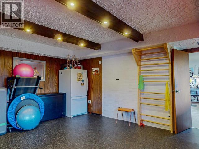 6906 HAMMOND STREET, Powell River