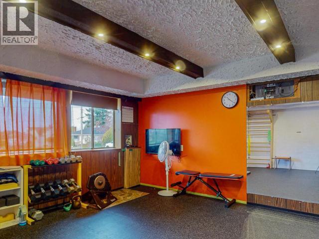 6906 HAMMOND STREET, Powell River