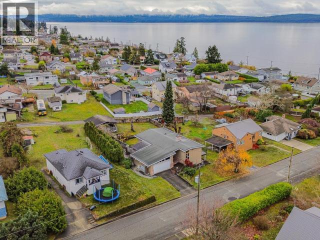 6906 HAMMOND STREET, Powell River