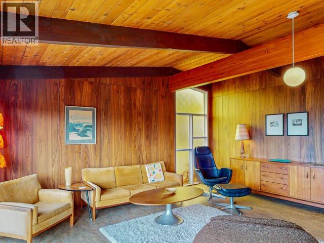 6906 HAMMOND STREET, Powell River