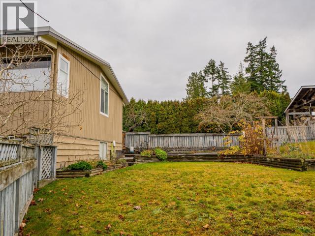 6906 HAMMOND STREET, Powell River