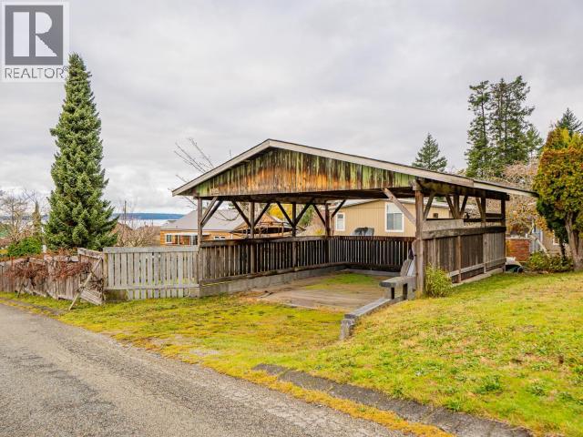6906 HAMMOND STREET, Powell River