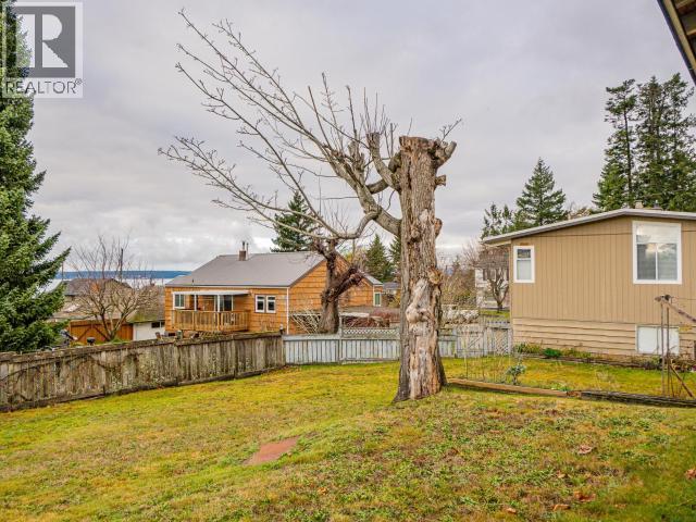 6906 HAMMOND STREET, Powell River