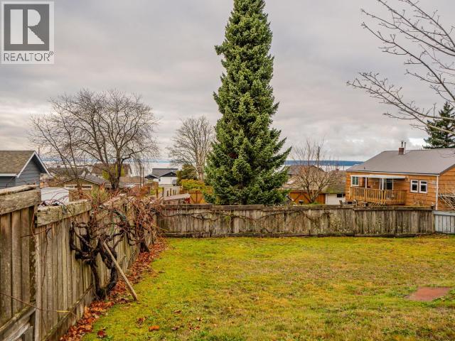 6906 HAMMOND STREET, Powell River