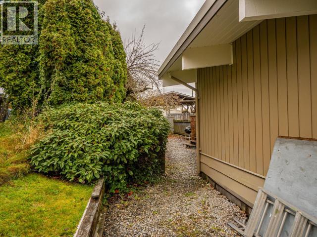 6906 HAMMOND STREET, Powell River